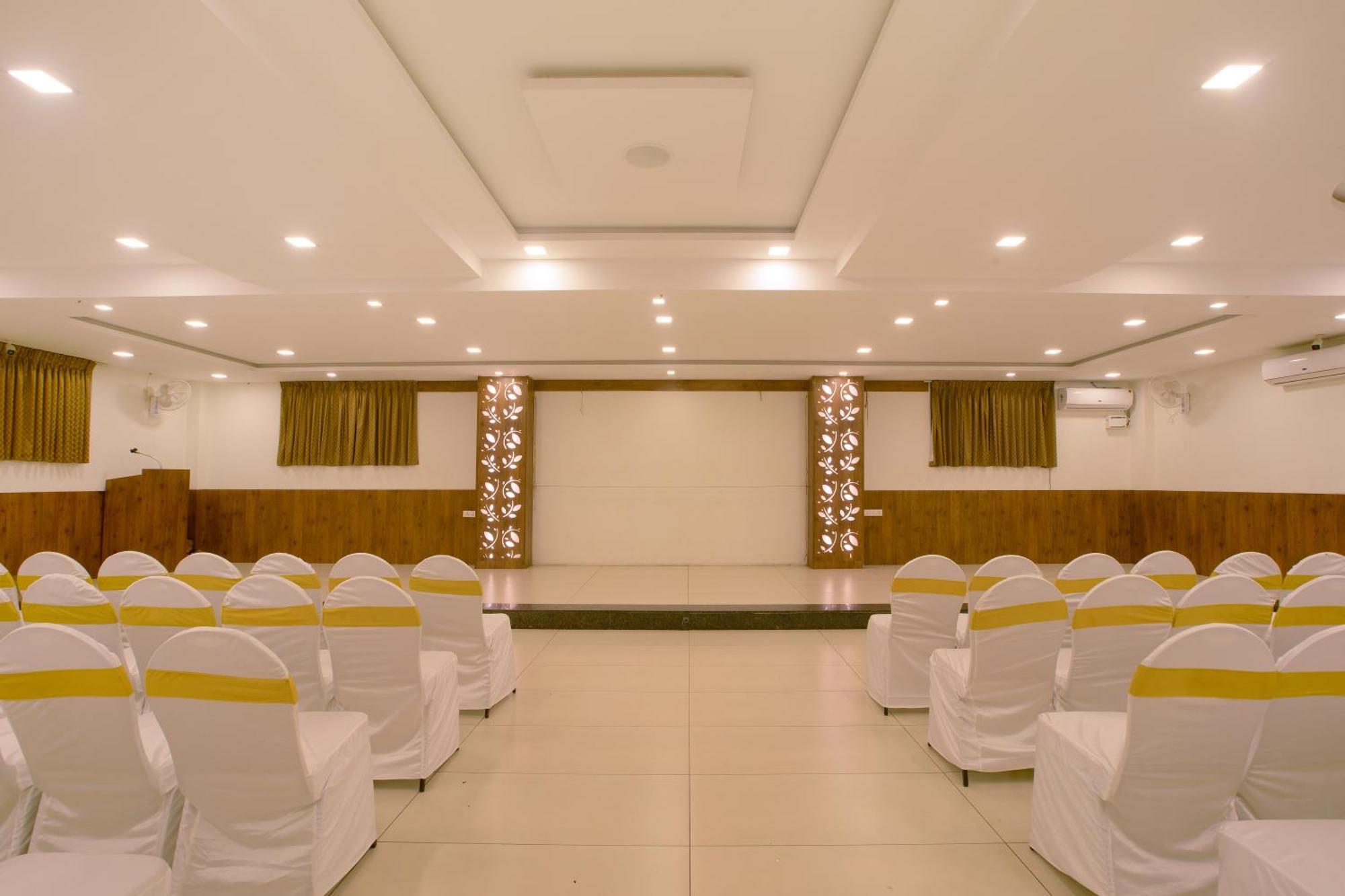 Manjhi Residency Hotel Tiruchirappalli Exterior photo