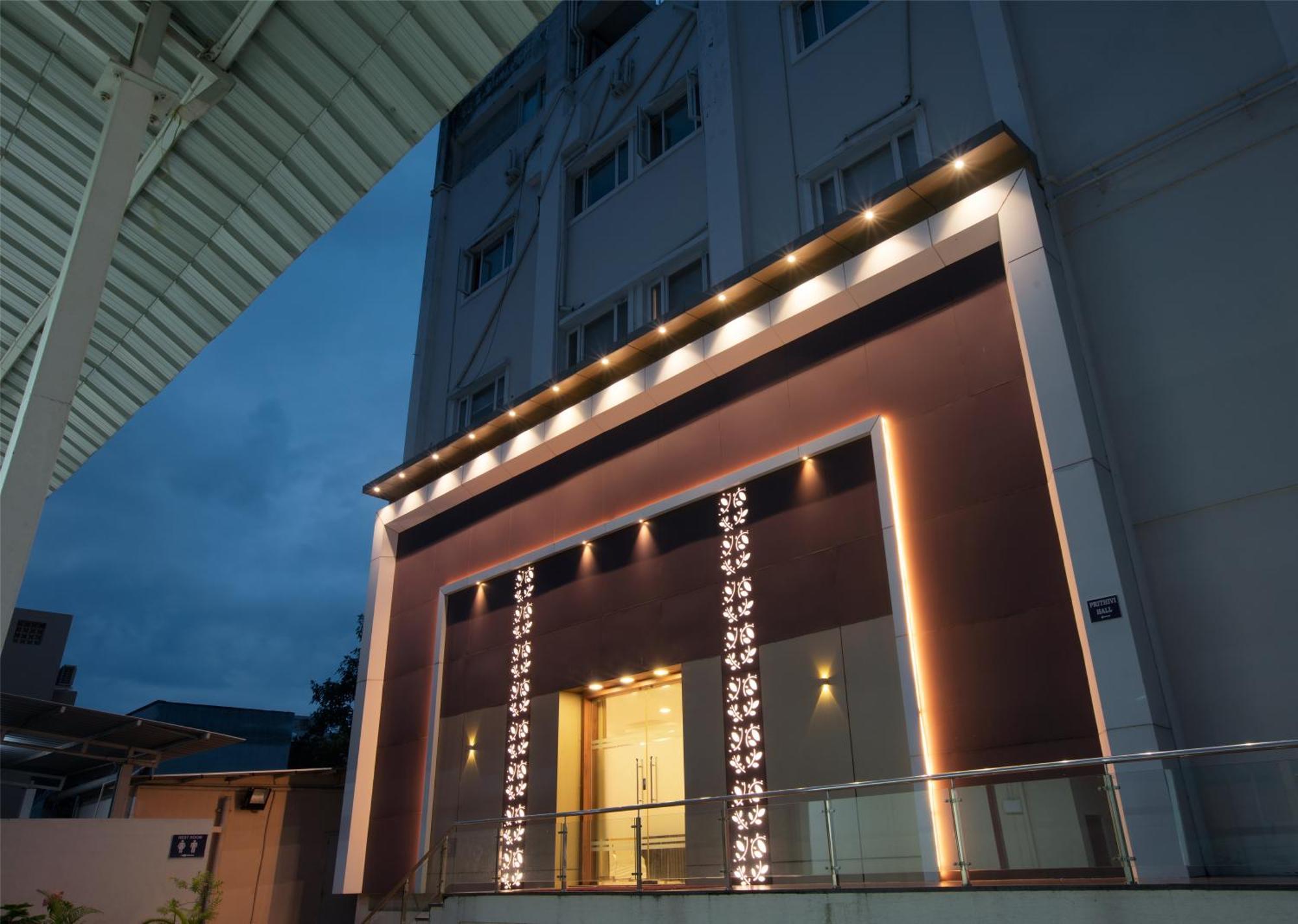 Manjhi Residency Hotel Tiruchirappalli Exterior photo