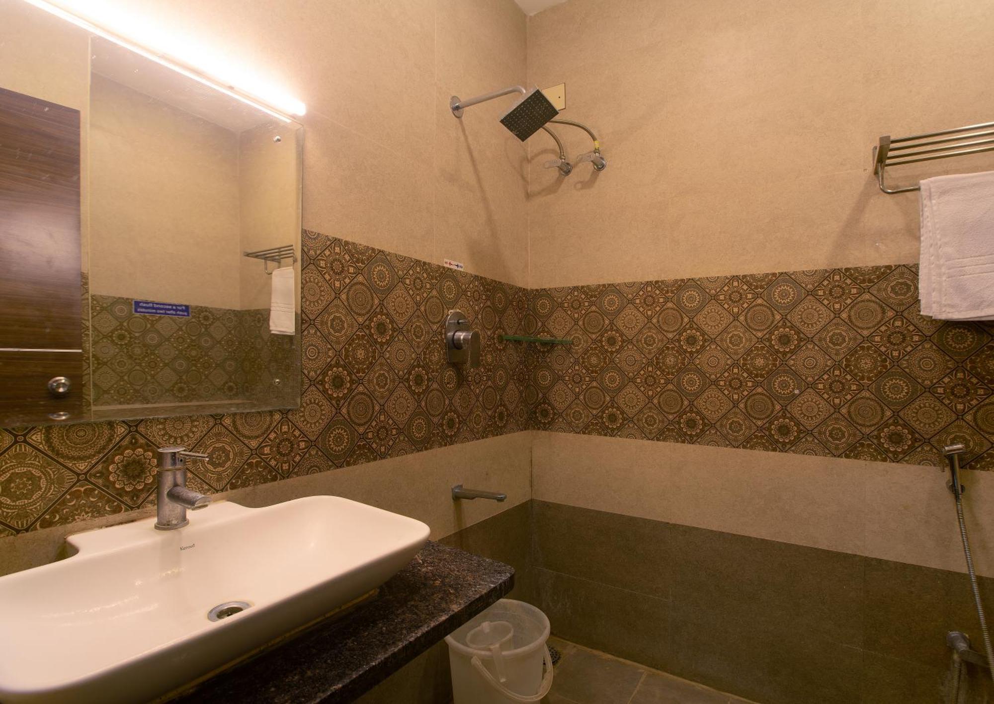 Manjhi Residency Hotel Tiruchirappalli Exterior photo